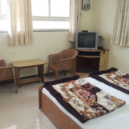 Villa Sarang Lodging & Boarding Satara Exterior foto